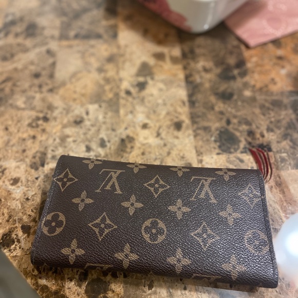 Louis Vuitton Wallet (used) not damaged - Picture 4 of 10
